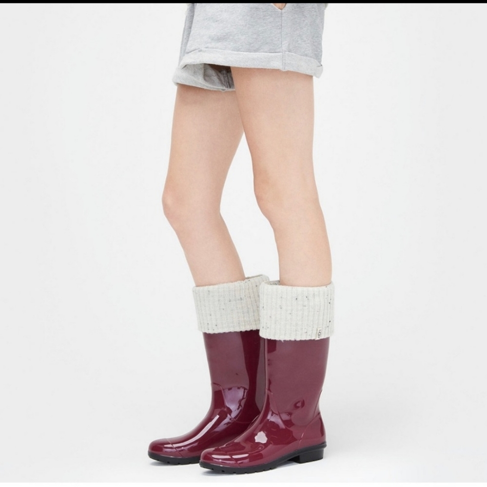 NIB Ugg knee-high rain & winter boots cream colored socks
